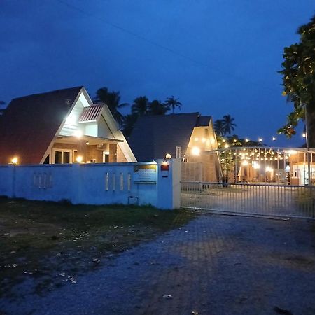 Zainab Cottage Pasir Puteh Exterior photo