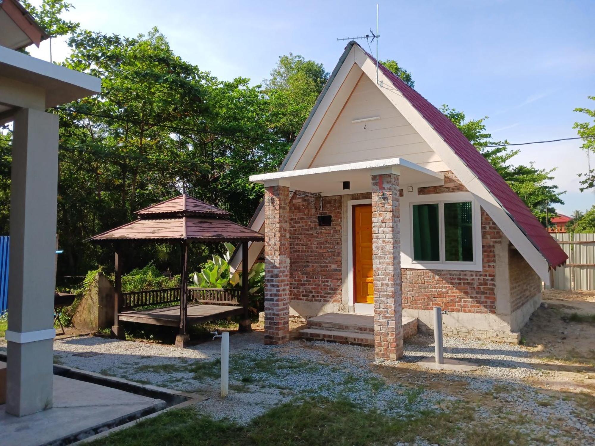 Zainab Cottage Pasir Puteh Exterior photo