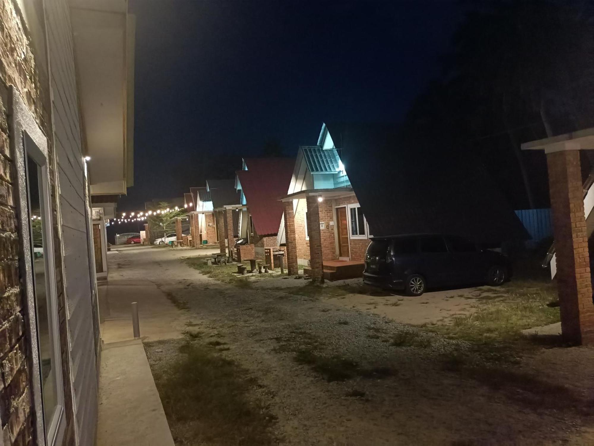 Zainab Cottage Pasir Puteh Exterior photo