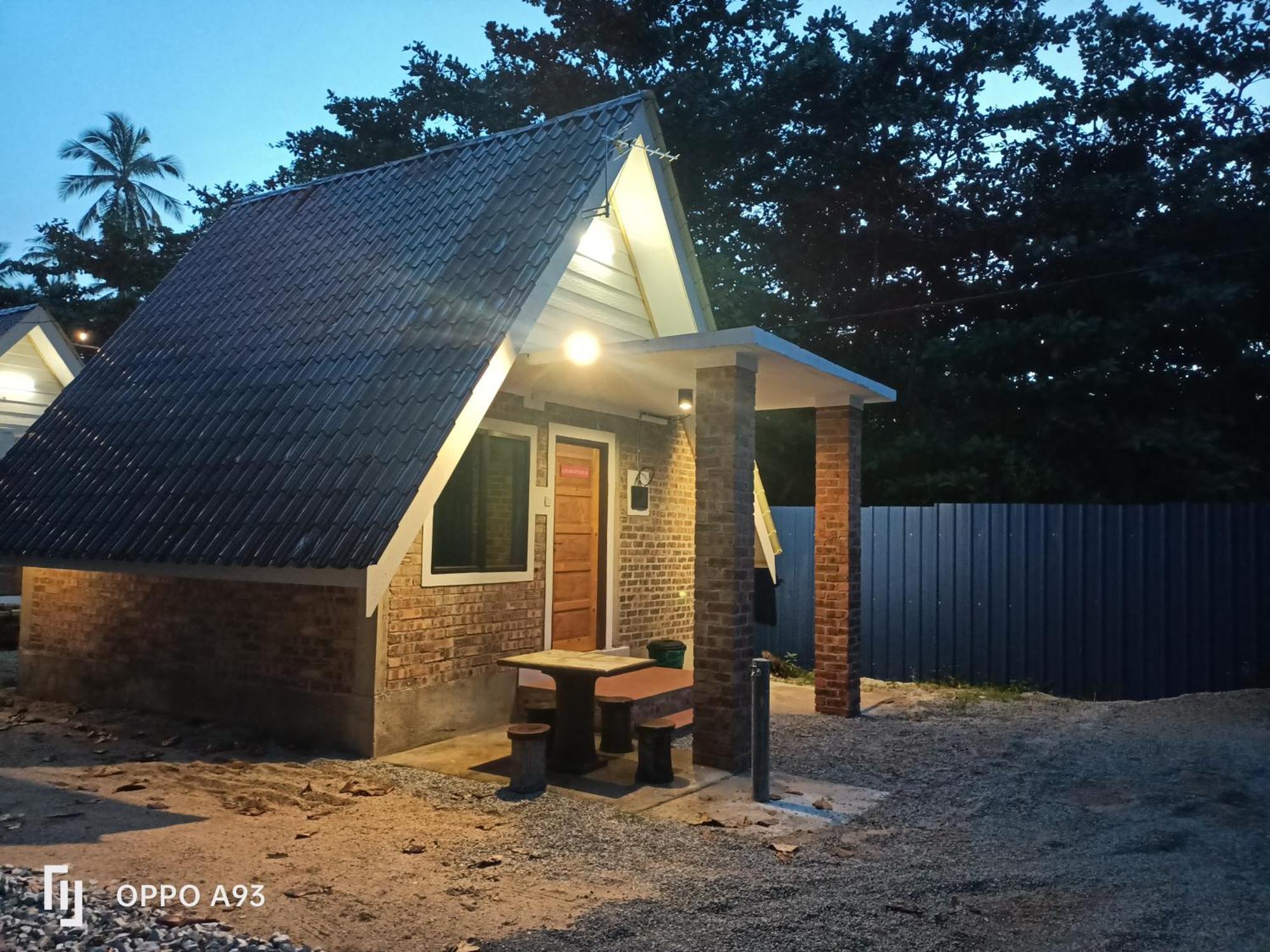 Zainab Cottage Pasir Puteh Exterior photo