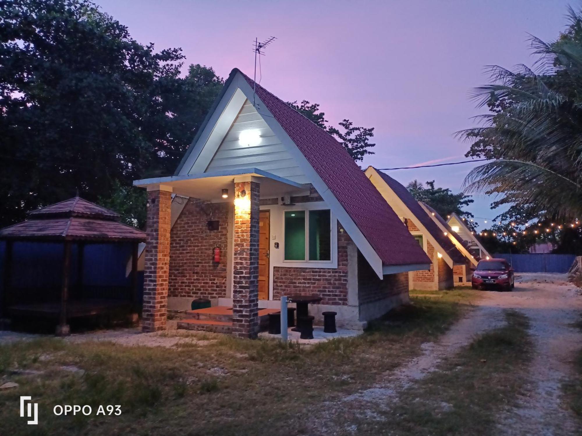 Zainab Cottage Pasir Puteh Exterior photo