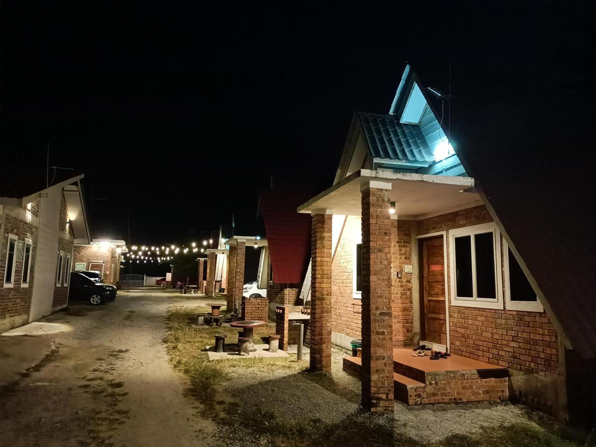 Zainab Cottage Pasir Puteh Exterior photo
