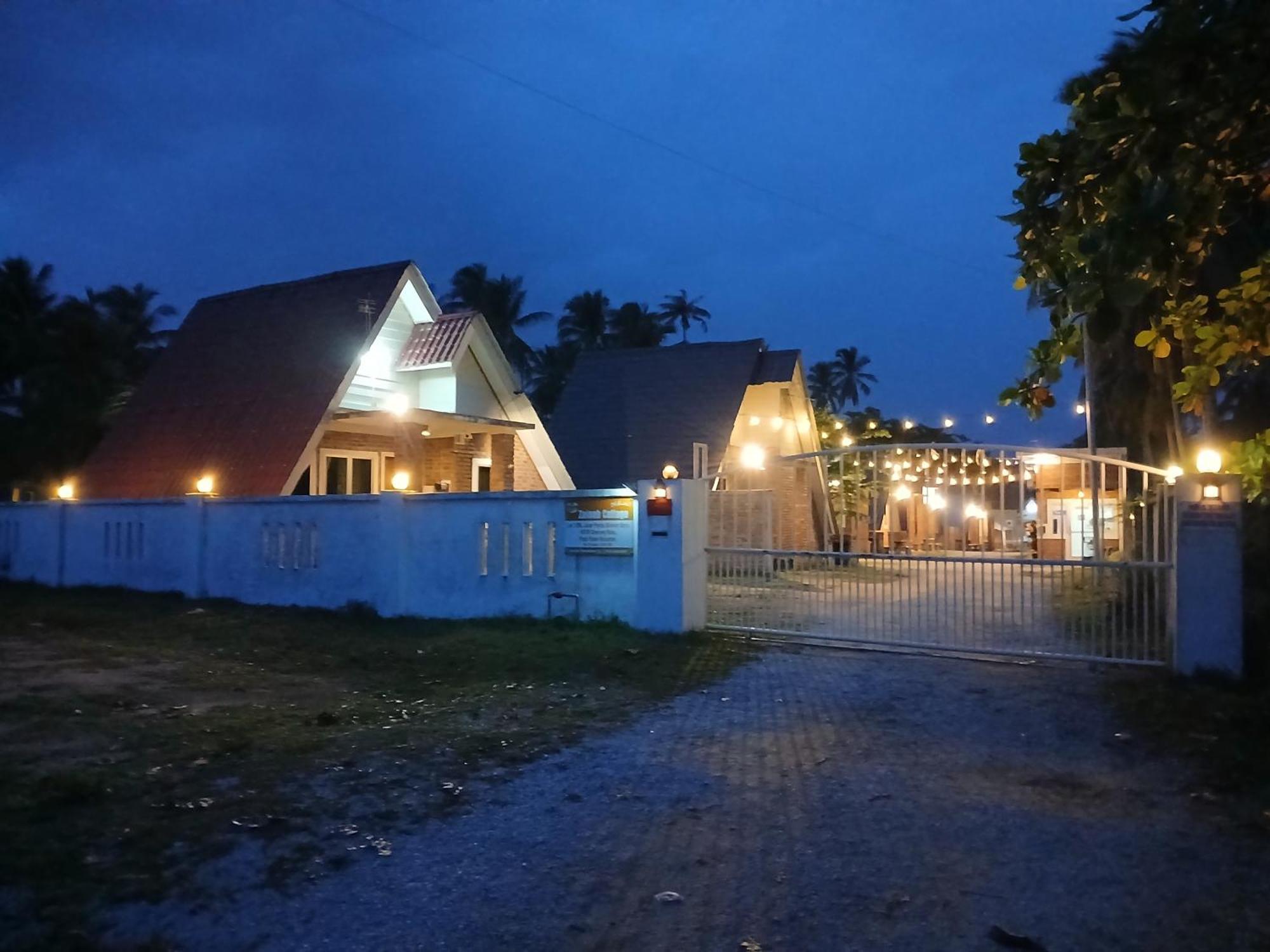 Zainab Cottage Pasir Puteh Exterior photo